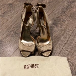 Badgley Mischka Zakia satin bow pumps